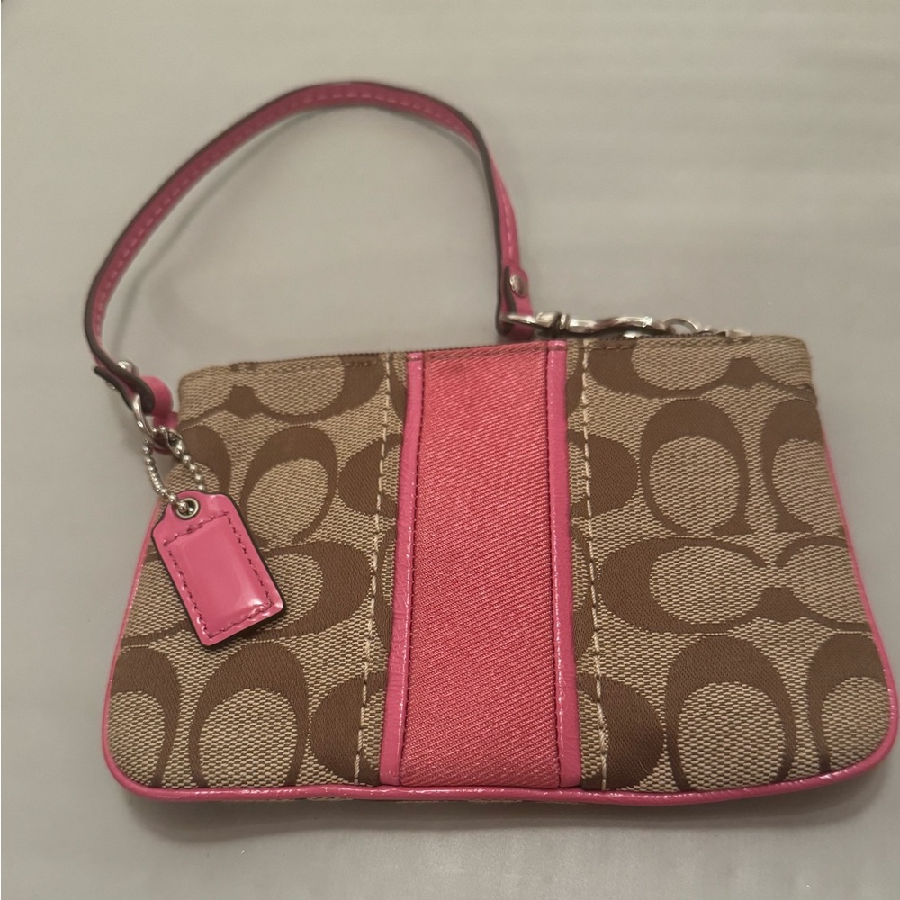 Coach New York Wristlet Khaki Coral Strap
